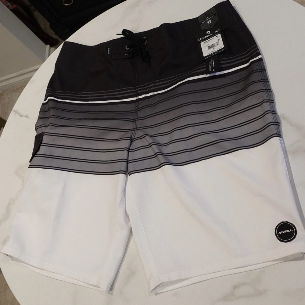 O'Neill Black and White Board Shorts Gradient Design Size 32 New With Tags
